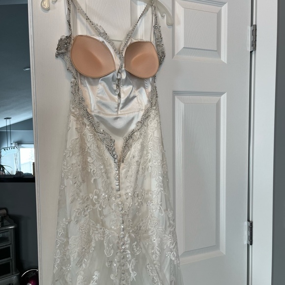 Madison Couture Wedding Dress - Picture 4 of 14